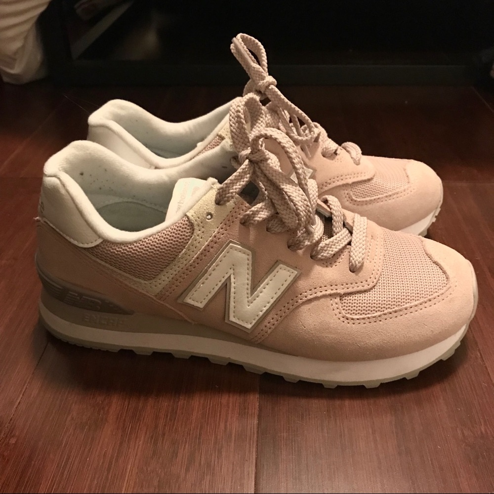 Blush NEW BALANCE chunky vintage sneakers